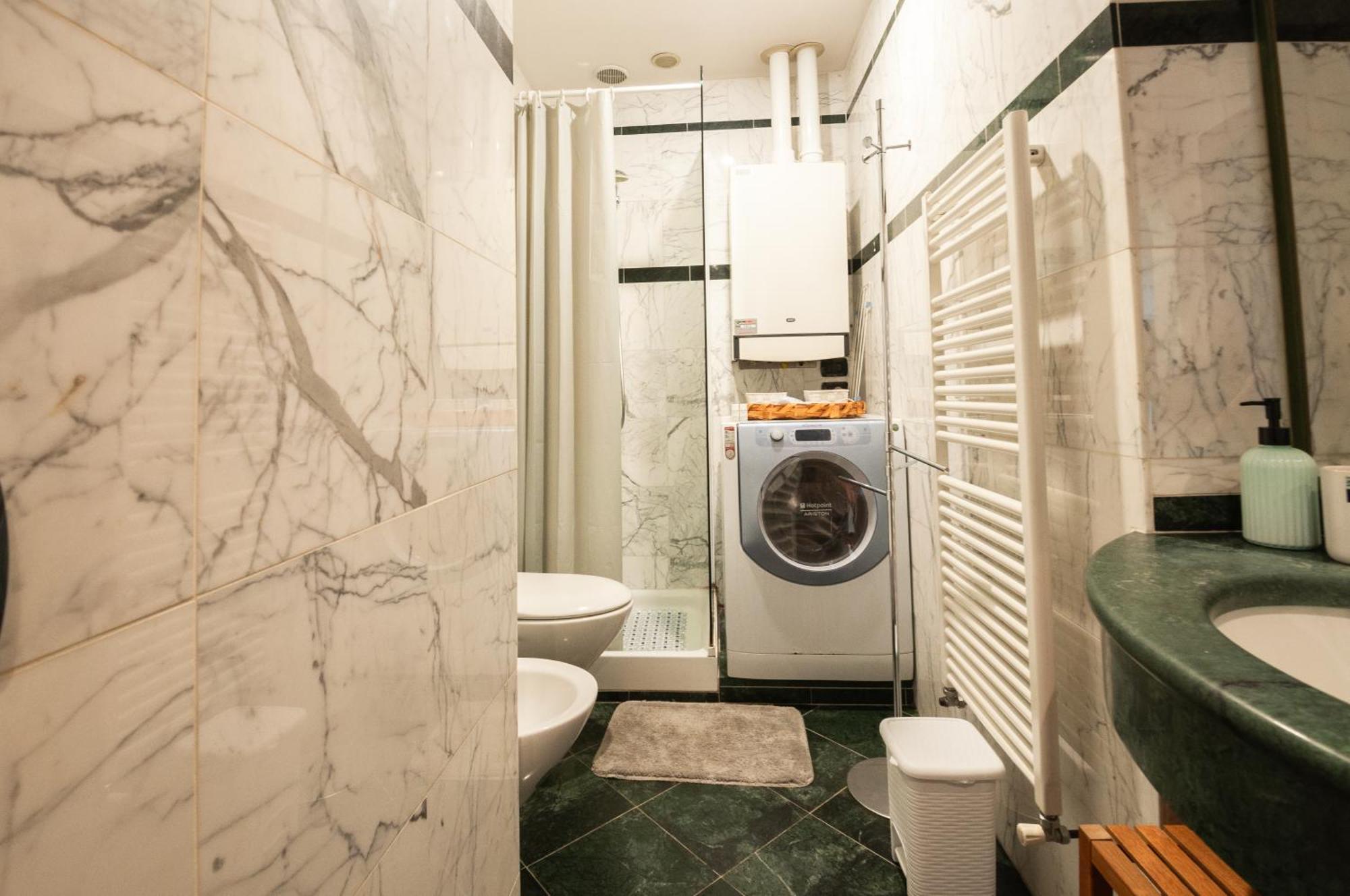 Designer In Apartamento